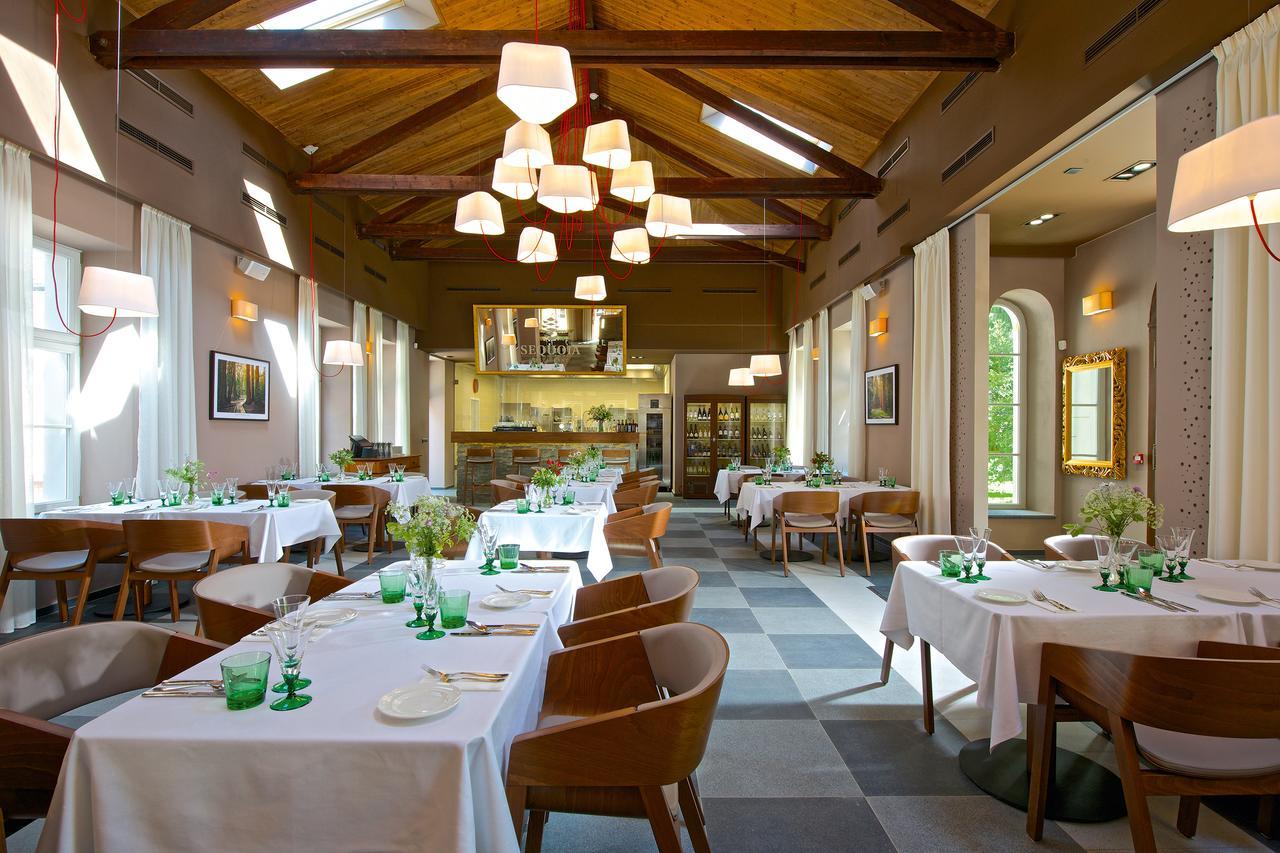 Zamek Ratmerice - Hotel & Resort Exteriör bild