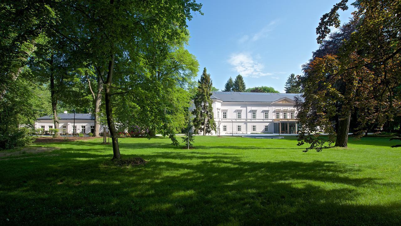 Zamek Ratmerice - Hotel & Resort Exteriör bild